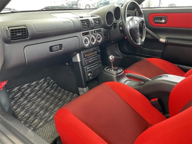 Toyota MR-S 2002 8339969-6