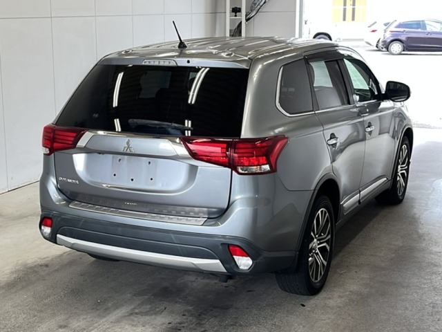Mitsubishi OUTLANDER 2016 8346122-1