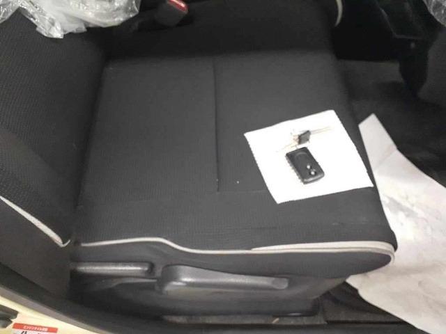 Toyota PIXIS SPACE 2014 8347029-10