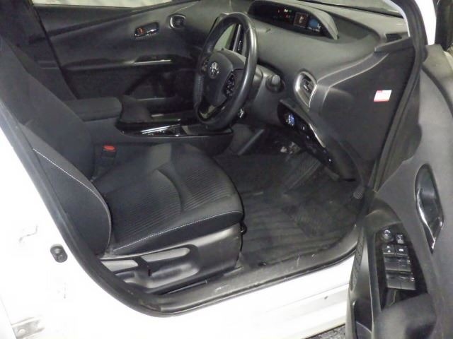 Toyota PRIUS PHV 2021 8341129-3