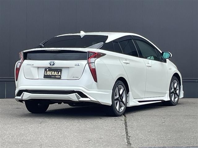 Toyota PRIUS 2016 8339855-17