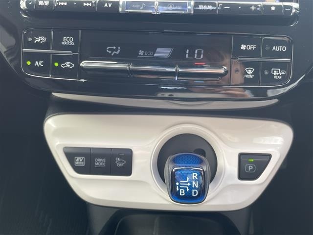 Toyota PRIUS 2016 8339855-6