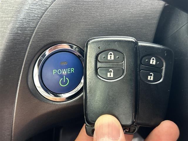 Toyota PRIUS 2012 8339863-9