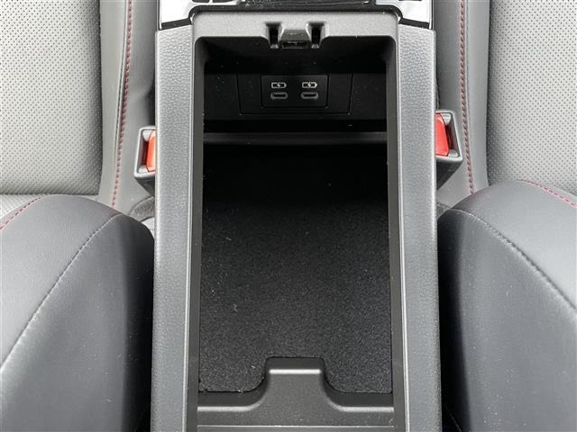 Toyota PRIUS 2023 8339898-4