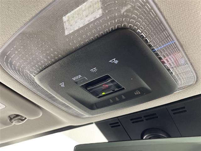 Toyota PRIUS 2023 8339982-17