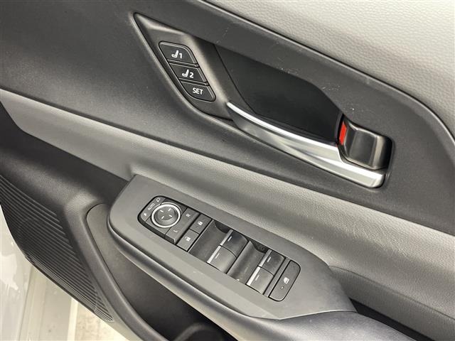 Toyota PRIUS 2023 8339982-18