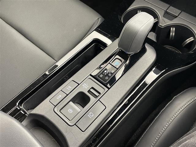Toyota PRIUS 2023 8339982-3