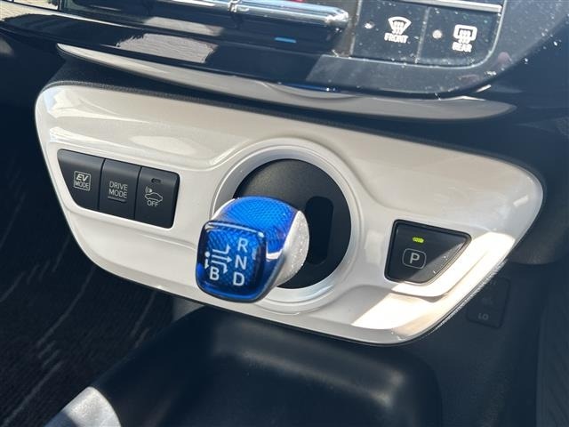 Toyota PRIUS 2016 8339983-10