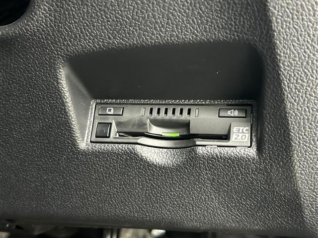 Toyota PRIUS 2018 8340011-1