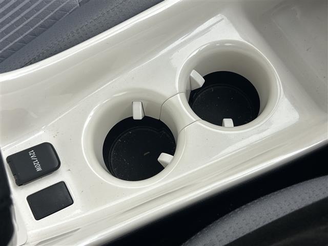 Toyota PRIUS 2018 8340011-2