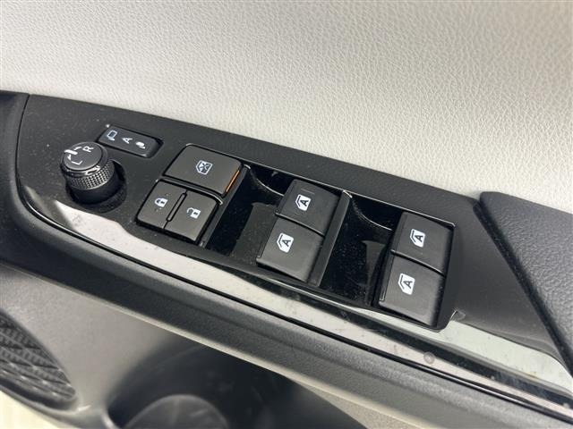 Toyota PRIUS 2018 8340011-22