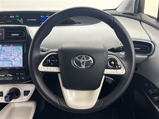 Toyota PRIUS 2018 8340011-3