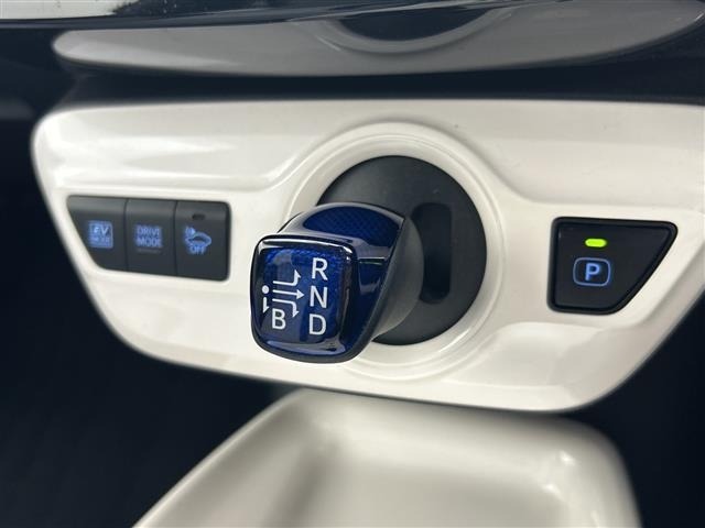 Toyota PRIUS 2018 8340011-5