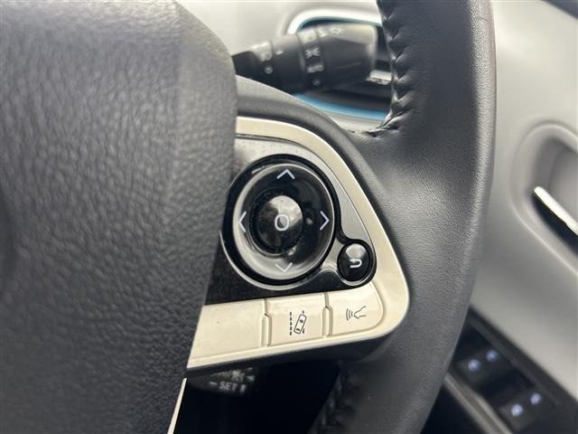 Toyota PRIUS 2018 8340011-9