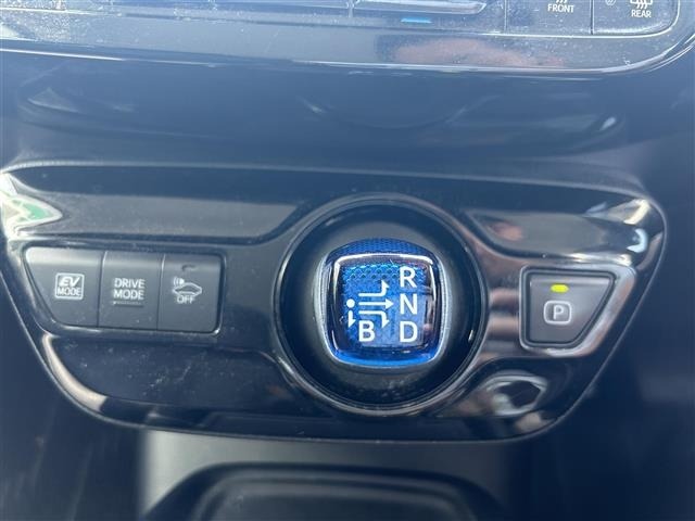 Toyota PRIUS 2019 8340012-17