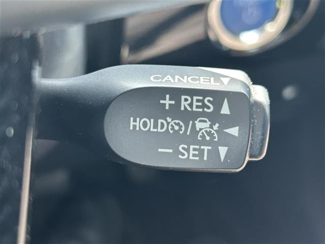 Toyota PRIUS 2019 8340012-25