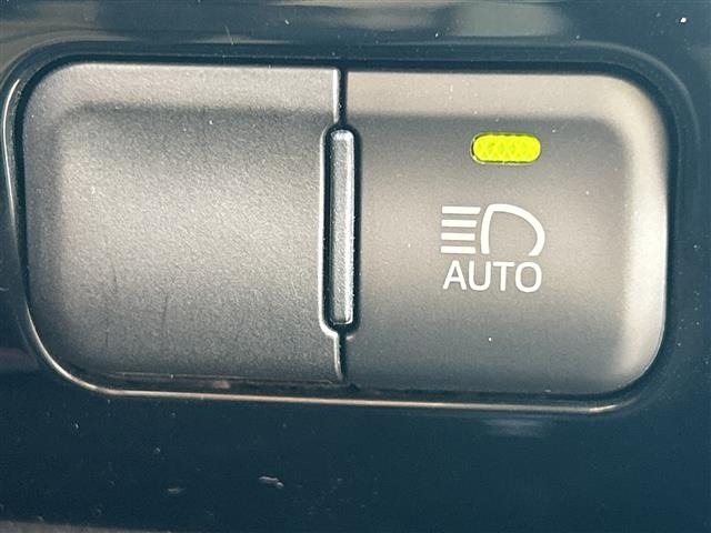 Toyota PRIUS 2018 8340035-1