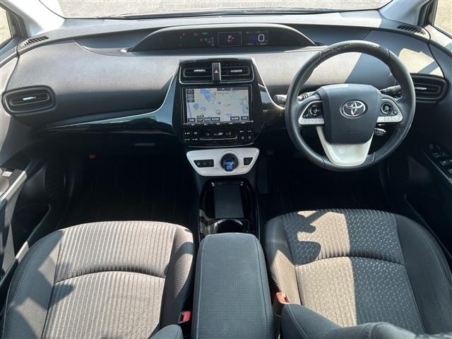 Toyota PRIUS 2018 8340035-15