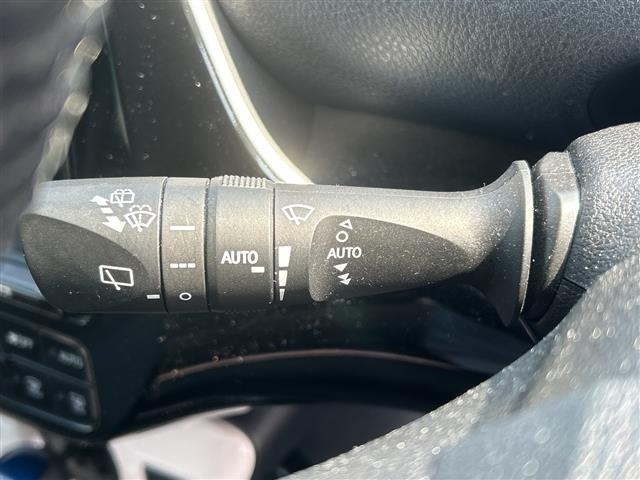 Toyota PRIUS 2018 8340035-22
