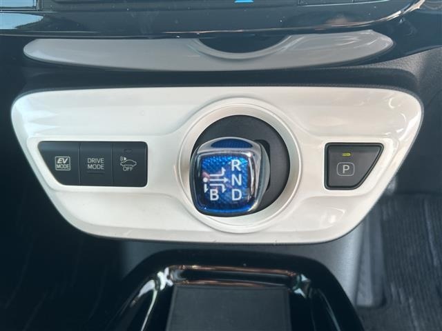 Toyota PRIUS 2018 8340035-9