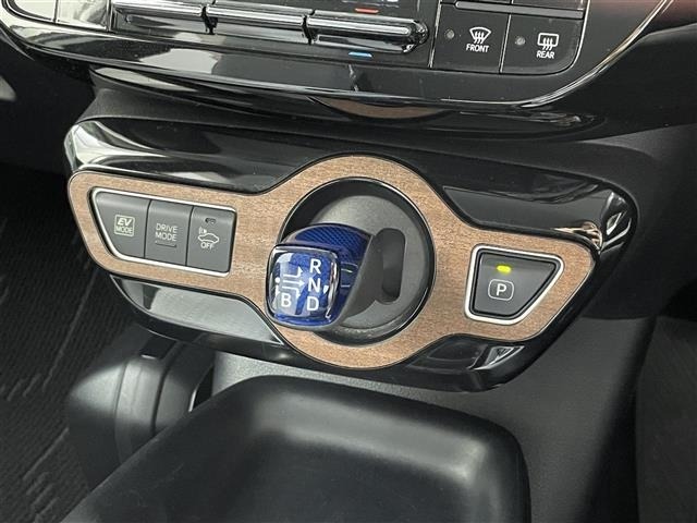 Toyota PRIUS 2017 8340050-4