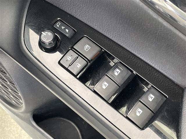 Toyota PRIUS 2018 8340057-12