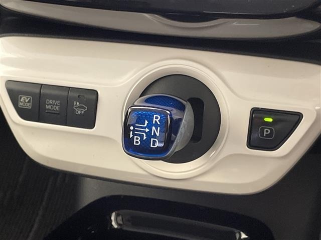 Toyota PRIUS 2018 8340057-21