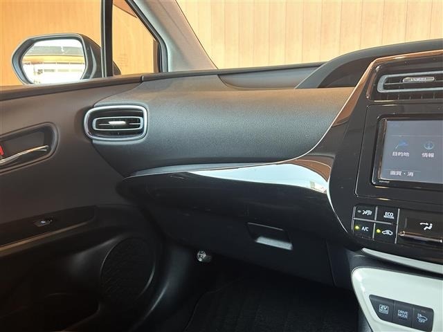 Toyota PRIUS 2016 8340061-12