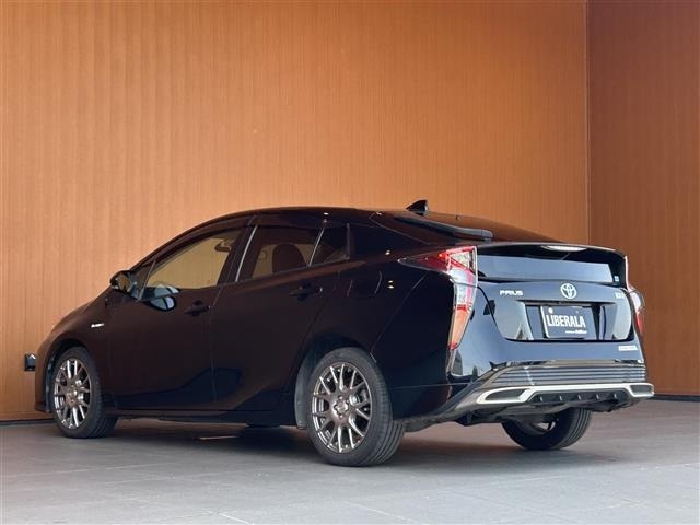 Toyota PRIUS 2016 8340061-13
