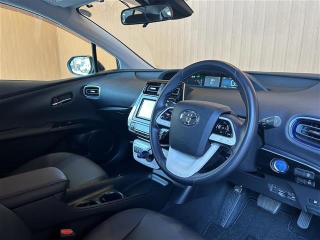 Toyota PRIUS 2016 8340061-4