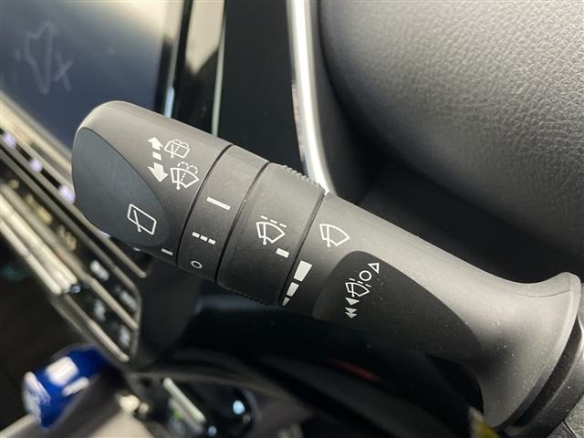 Toyota PRIUS 2019 8340070-9