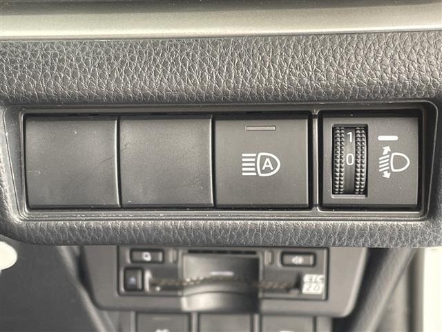 Toyota PRIUS 2025 8340078-12