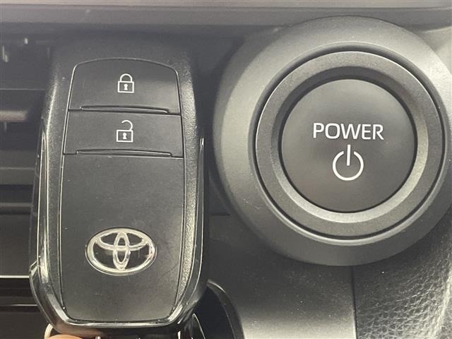 Toyota PRIUS 2025 8340079-9