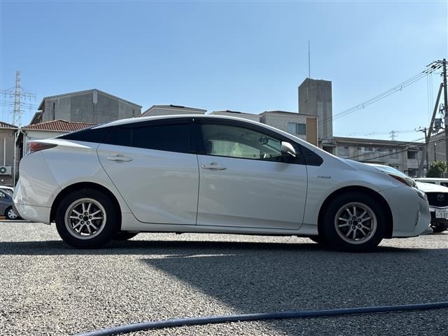 Toyota PRIUS 2018 8340087-6