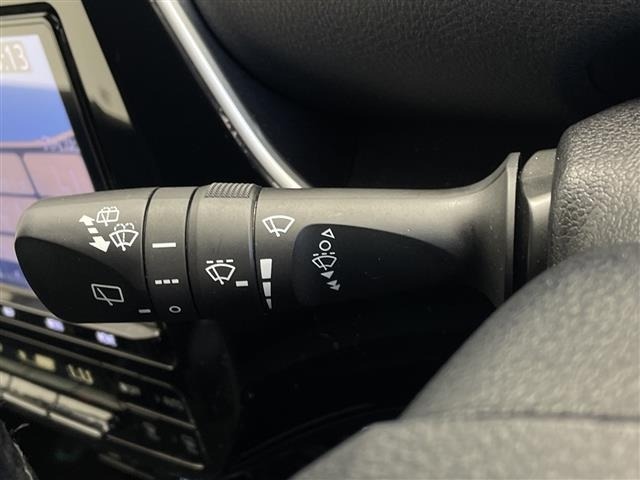 Toyota PRIUS 2018 8340095-1