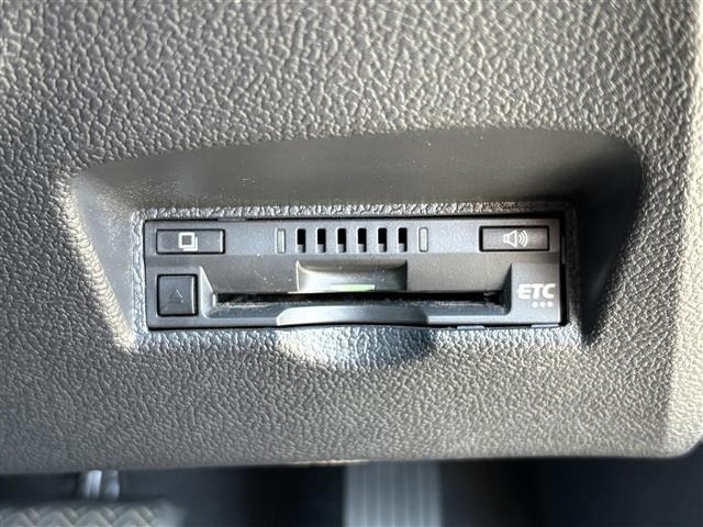 Toyota PRIUS 2021 8340101-1