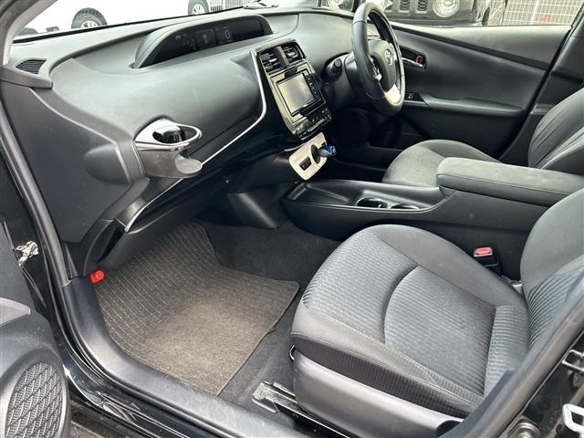 Toyota PRIUS 2016 8340133-4