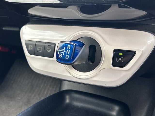 Toyota PRIUS 2016 8340133-8