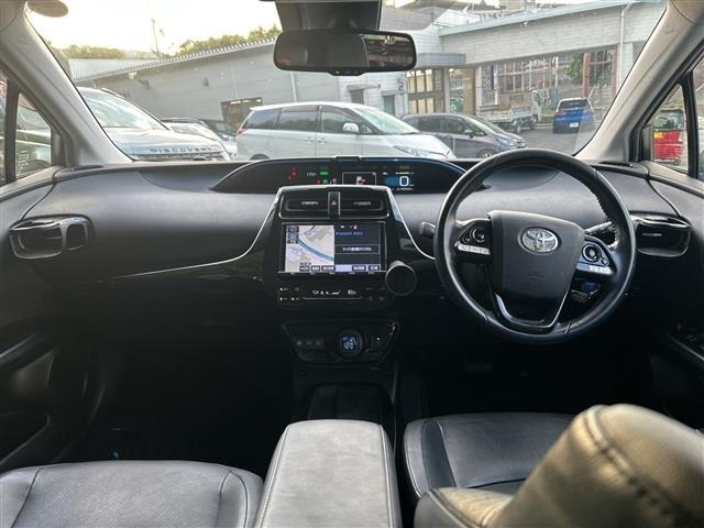 Toyota PRIUS 2018 8340151-15