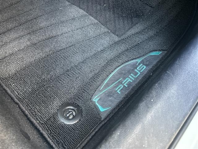 Toyota PRIUS 2018 8340151-4