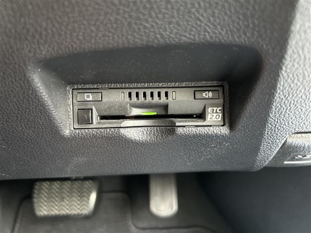 Toyota PRIUS 2018 8340151-6