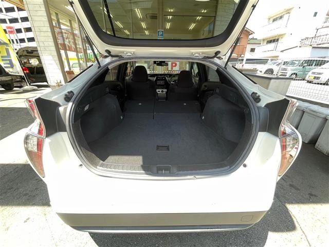 Toyota PRIUS 2018 8340154-1