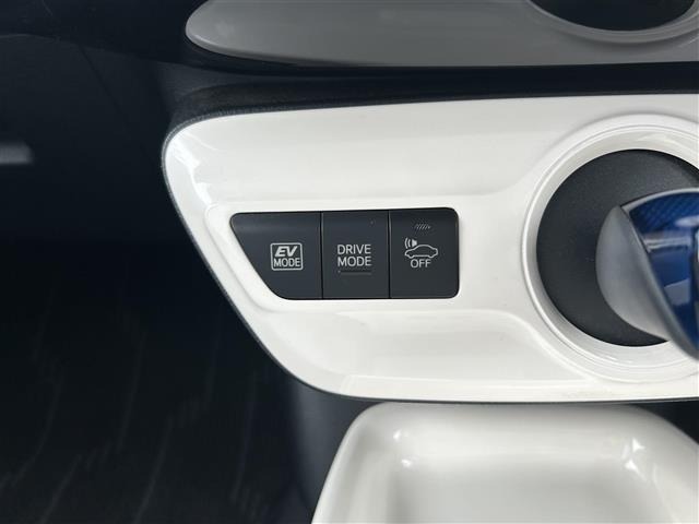 Toyota PRIUS 2016 8340155-16