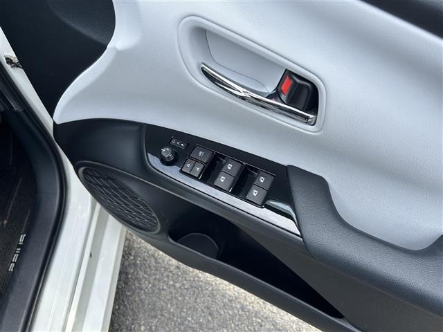 Toyota PRIUS 2016 8340155-2