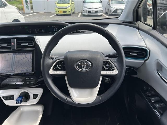 Toyota PRIUS 2016 8340155-20