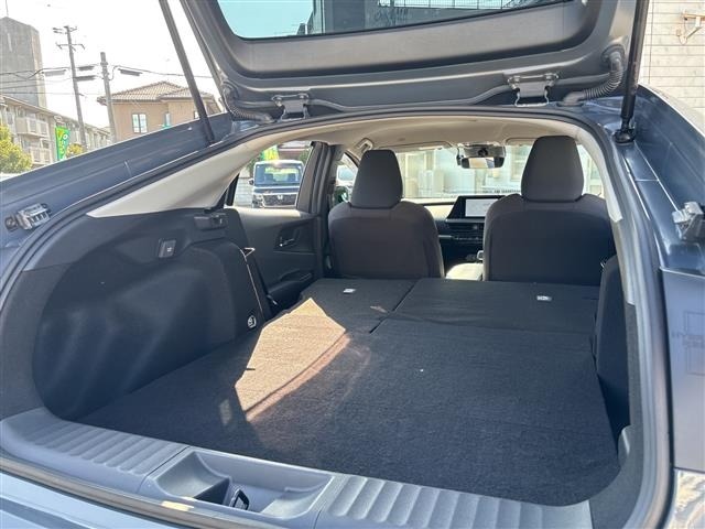 Toyota PRIUS 2024 8340170-16