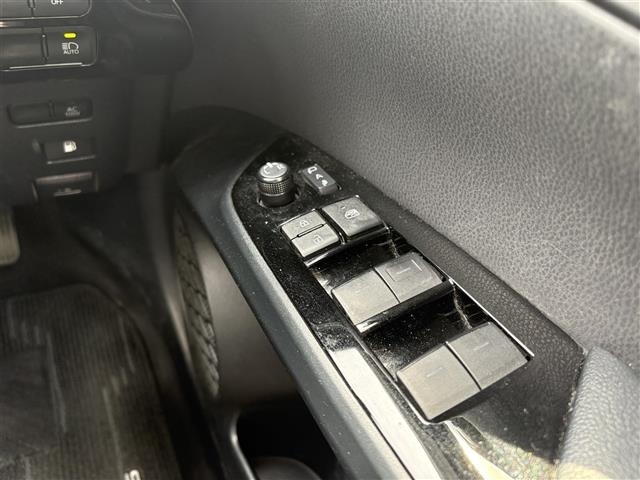 Toyota PRIUS 2019 8340172-4
