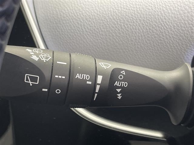 Toyota PRIUS 2017 8340191-3