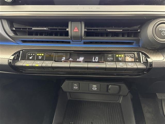 Toyota PRIUS 2023 8340194-11