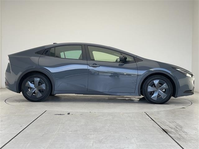 Toyota PRIUS 2024 8340195-2